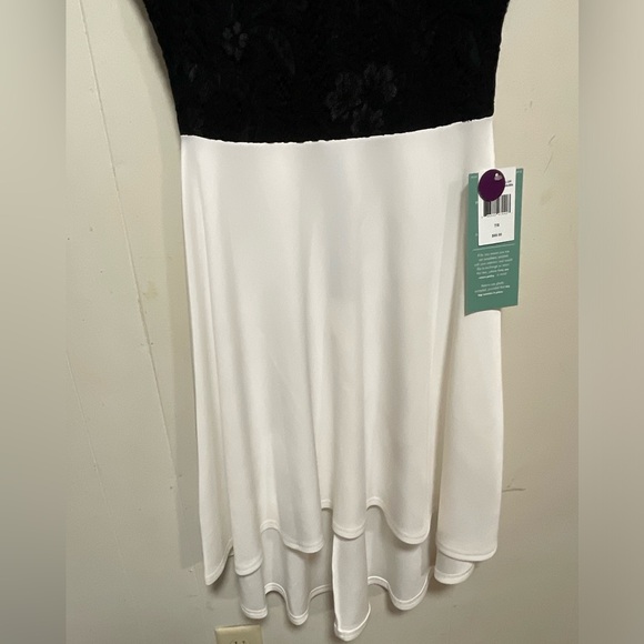 B. Smart dress 7/8 - Picture 7 of 12